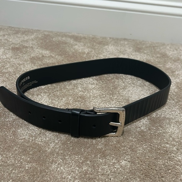 Express Accessories - black small express belt.